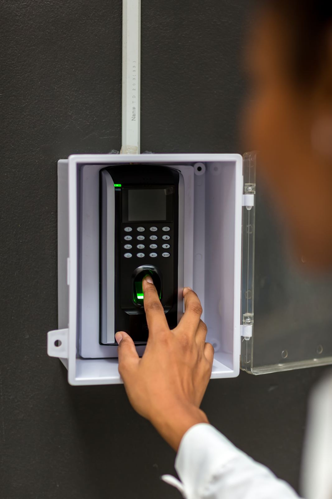 Biometric fingerprint access terminal